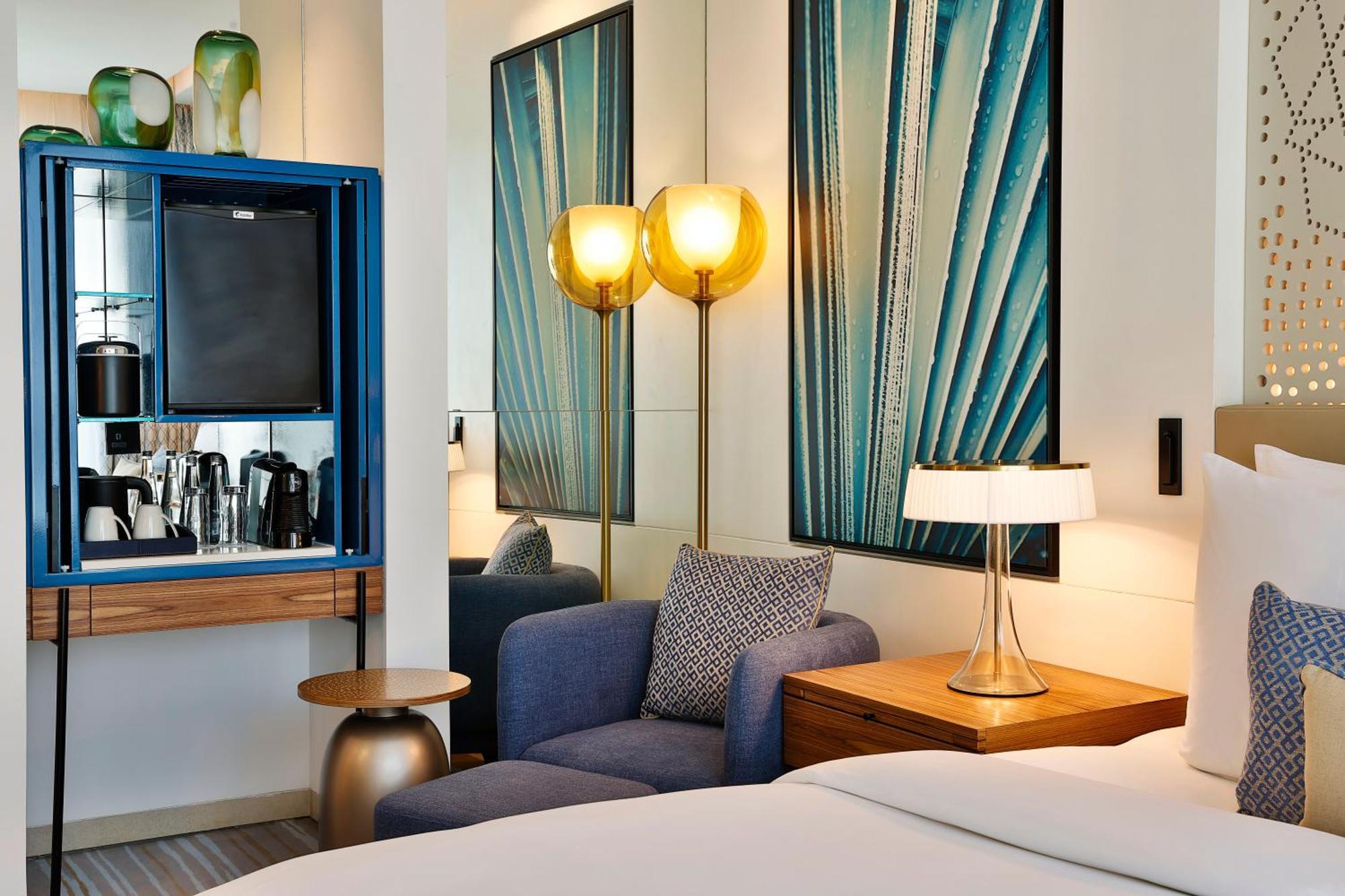 Tumbi West Palm Beach Hotel Dubai,Tapestry Collection Hilton Exterior photo